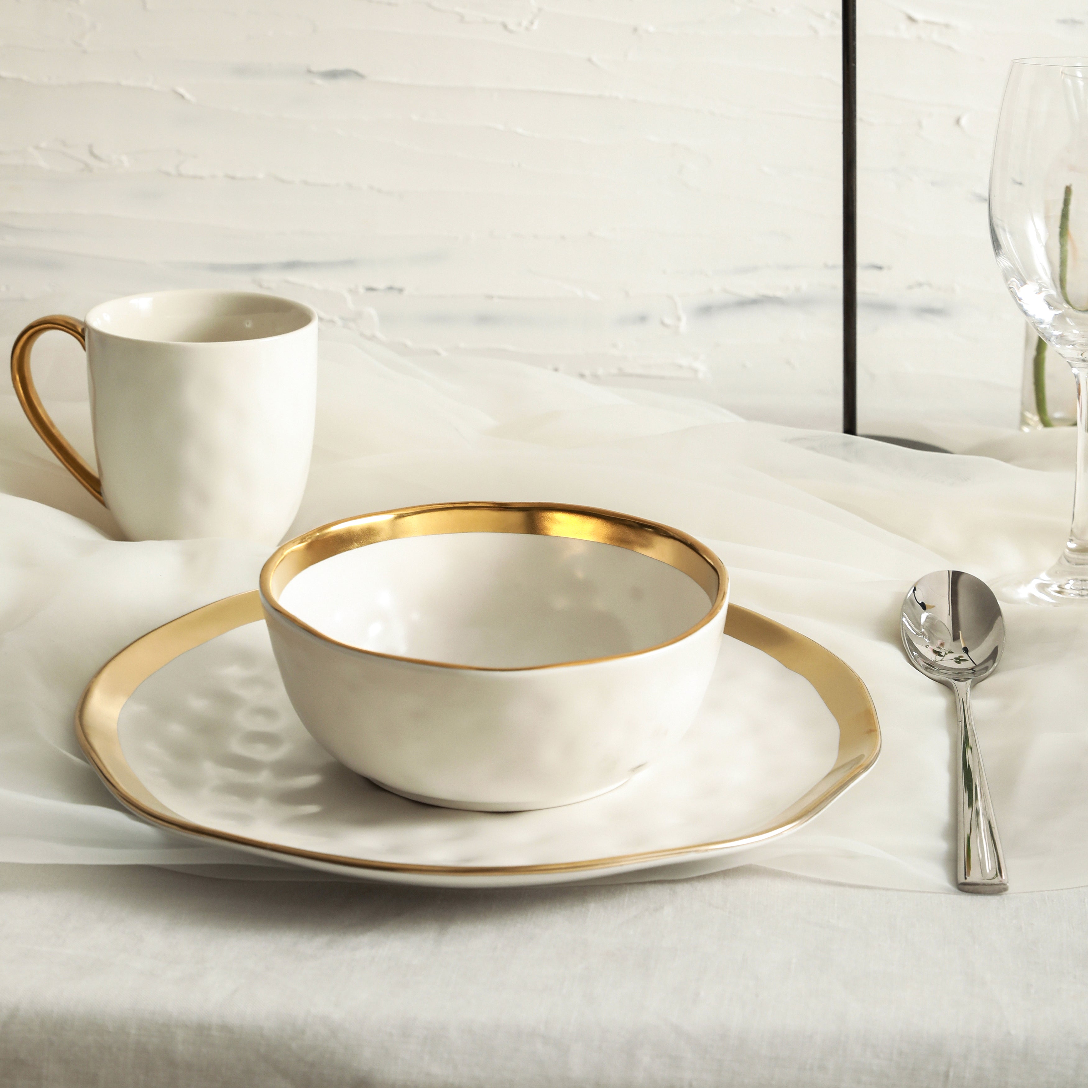 Gold rim dinnerware set best sale