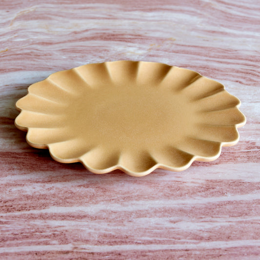 Dhalia Stoneware Dinner Plate - Camel