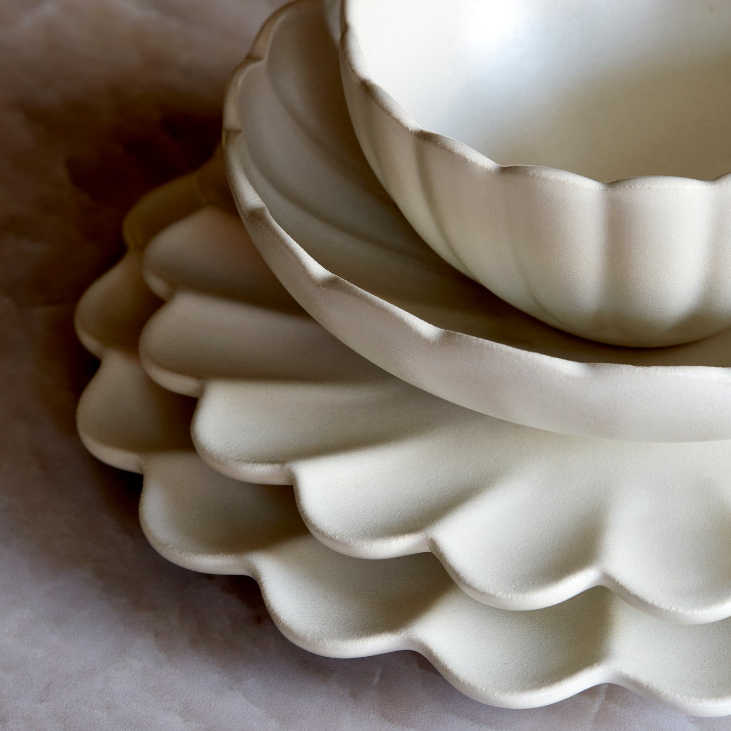 Dhalia Stoneware  Pasta Bowl - White