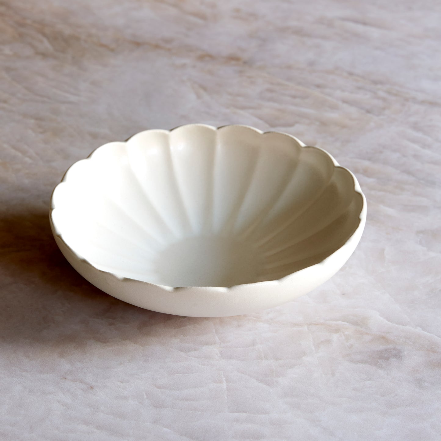 Dhalia Stoneware  Pasta Bowl - White