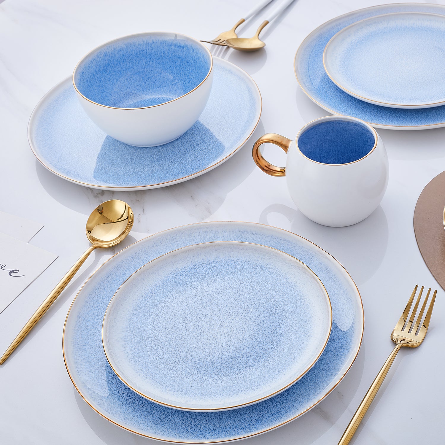 Blue and gold outlet dinnerware