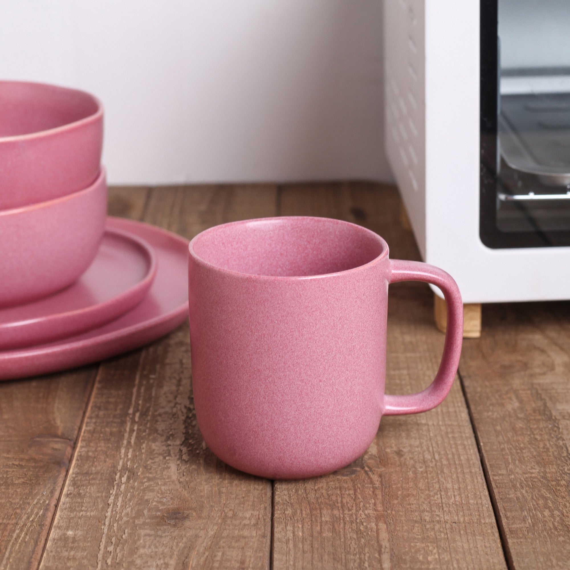 Pink stoneware 2025