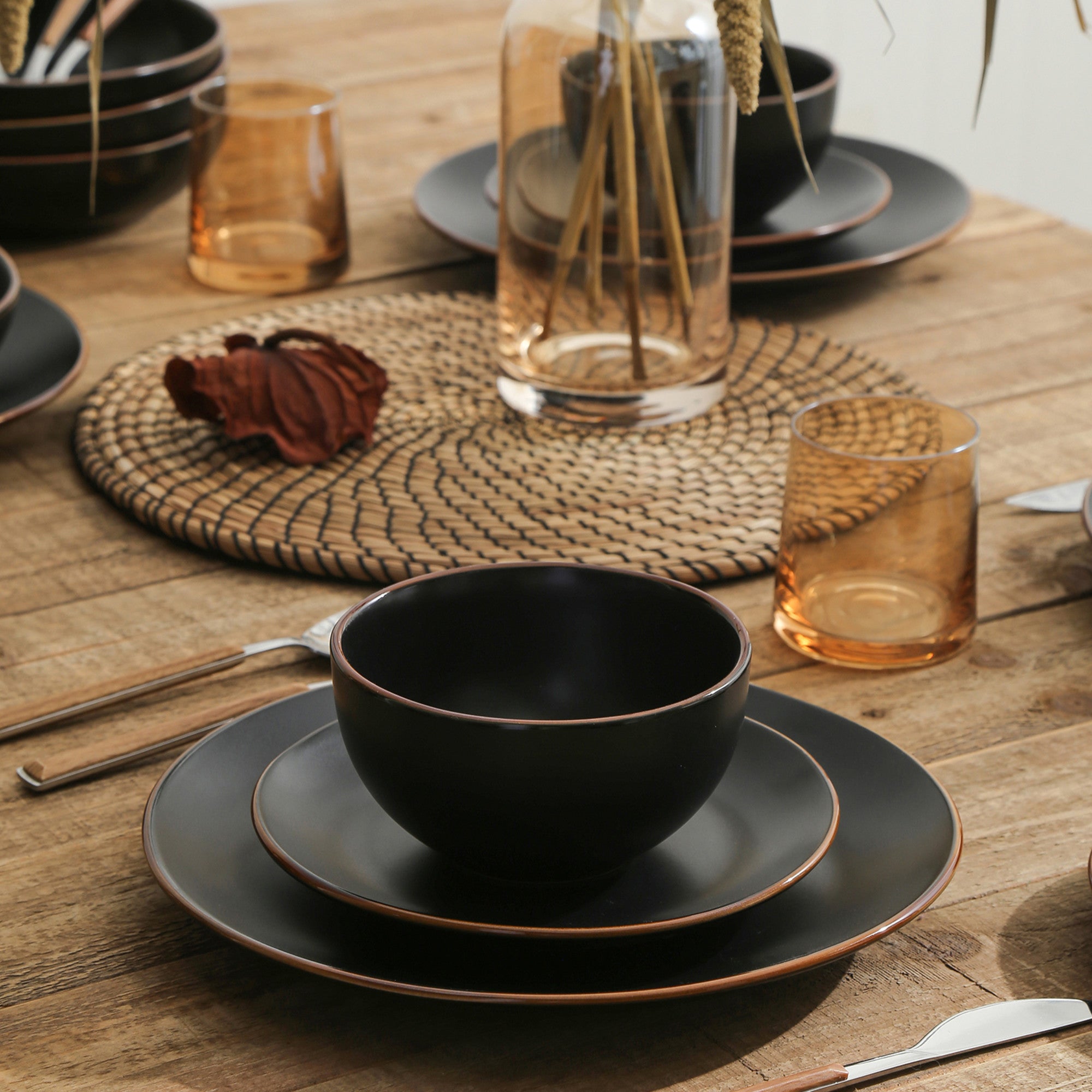 Black dinnerware store